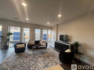 Main picture of 1640 Market St