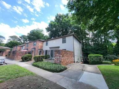 Main picture of 3083 Colonial Way