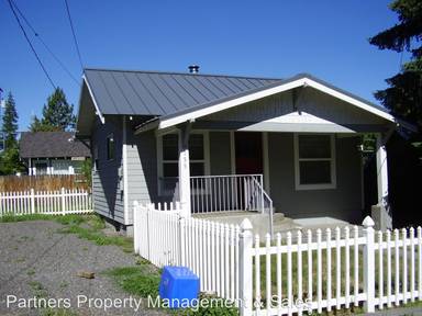Main picture of 155 NW Adams Pl