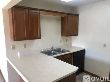 Main picture of 121 Maplehill Dr