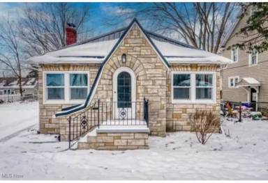 Main picture of 2020 13th St SW