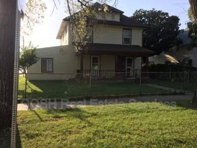 Main picture of 1543 S Wichita St