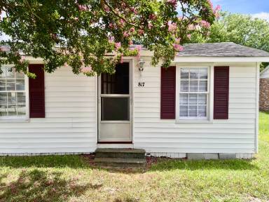 Main picture of 817 State St