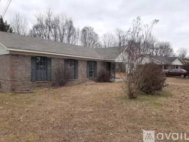 Main picture of 71 Regency Dr