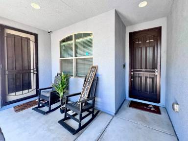 Main picture of 817 S Burgan Ave