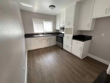 Main picture of 13120 Nelson St
