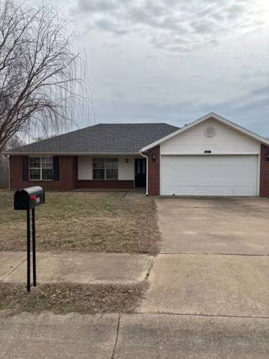 Main picture of 631 Patty Ln