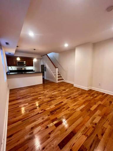 Main picture of 960 N 5th St