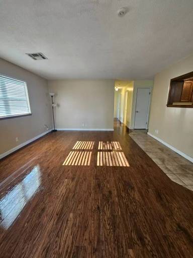 Main picture of 2324 Dakota St