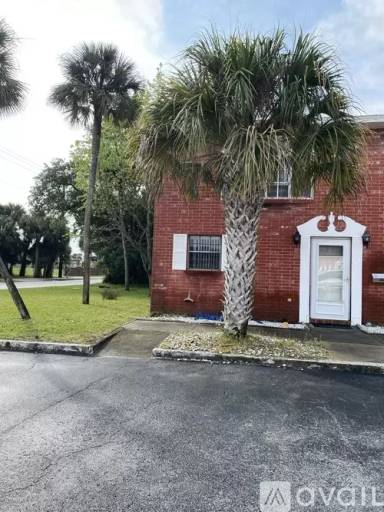 Main picture of 2250 S Palmetto Ave