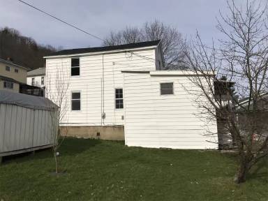 Main picture of 833 1/2 W 5th Ave
