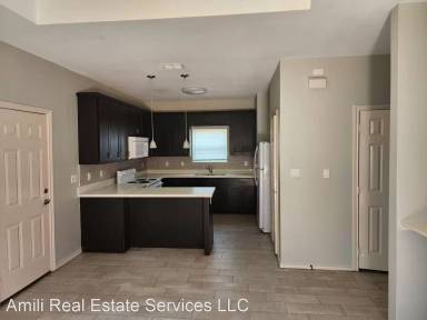 Main picture of 3813 Valeria St