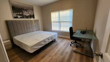 Main picture of 1 Delmoor Ct NW