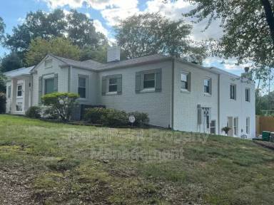 Main picture of 340 Hollis Rd