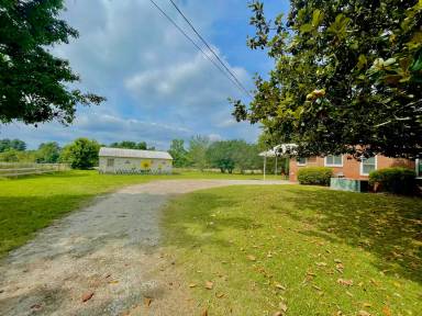 Main picture of 5499 Stage Rd