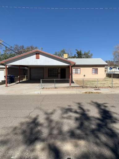 Main picture of 10429 Ralph Ave NE