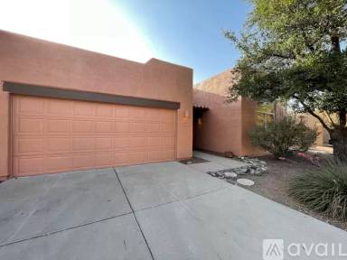 Main picture of 2911 E Avenida Portico
