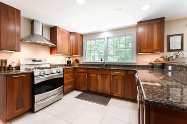 Main picture of 12331 Overpond Way