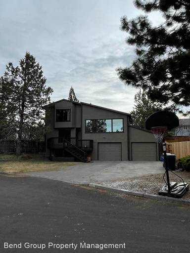 Main picture of 1896 NE Carson Way