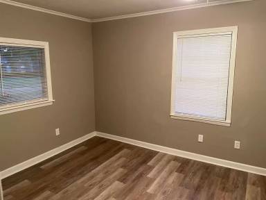Main picture of 300 Riley St