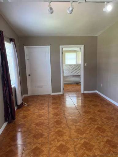 Main picture of 2353 Dallas St