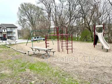 Main picture of 301 Ebaugh St