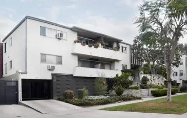 Main picture of 8221 De Longpre Ave