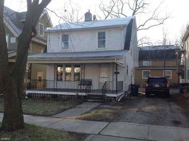 Main picture of 706 Dewey Ave