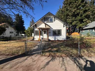 Main picture of 321 W Summa St