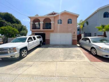 Main picture of 4704 W 168th St