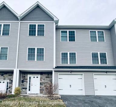 Main picture of 909 Evergreen Ct