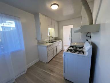 Main picture of 1119 E Grand Ave