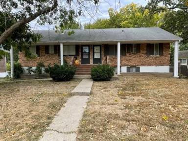 Main picture of 2214 NE 77th St