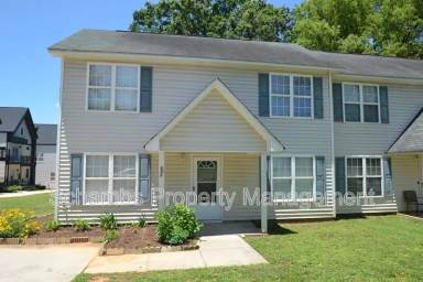 Main picture of 824 Cumberland St