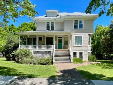 Main picture of 192 Van Ness Ave