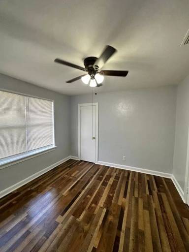 Main picture of 1666 W 24th St