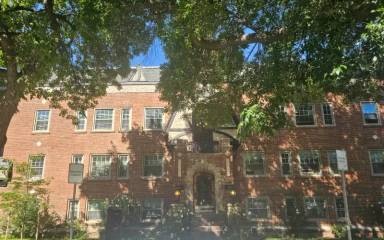 Main picture of 221 Mathews St