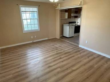 Main picture of 1305 Melody Ln
