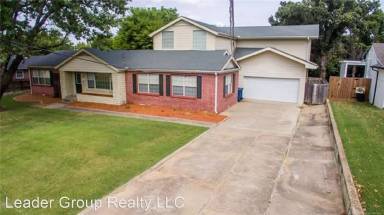 Main picture of 1306 Country Club Rd