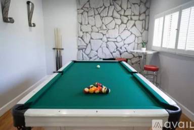 Main picture of 4855 Orion Ave