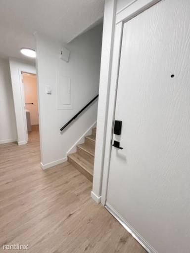 Main picture of 1769 Crater Lake Ave