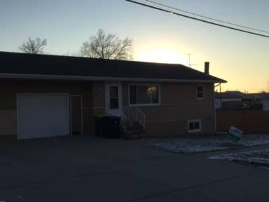 Main picture of 1103 E Indiana Ave