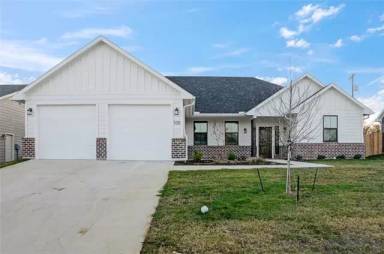 Main picture of 105 Byrom Ct