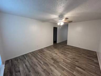 Main picture of 407 Randy Blvd