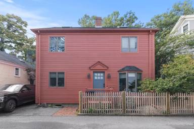 Main picture of 7 Murdock St