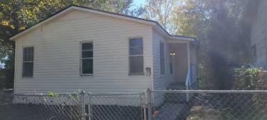 Main picture of 2819 Drexel St