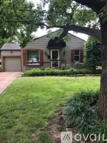 Main picture of 1456 E University St