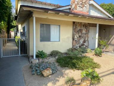 Main picture of 2721 E 6th St