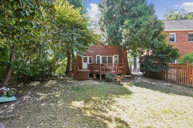 Main picture of 4725 MacArthur Blvd NW