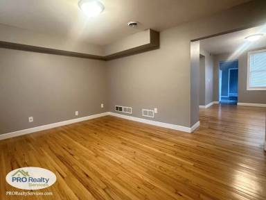 Main picture of 1519 2nd St NE